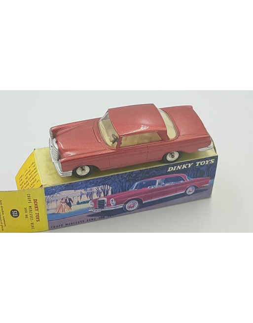 1/43 MERCEDES 300 SE