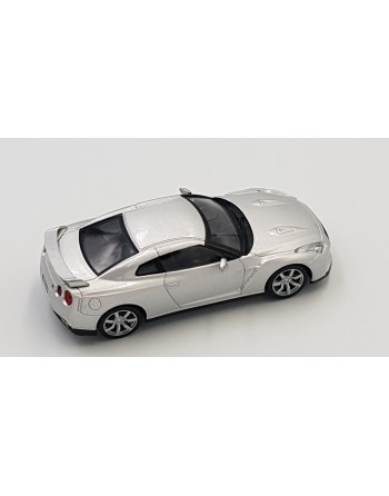 1/43 NISSAN GTR