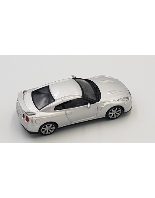 1/43 NISSAN GTR
