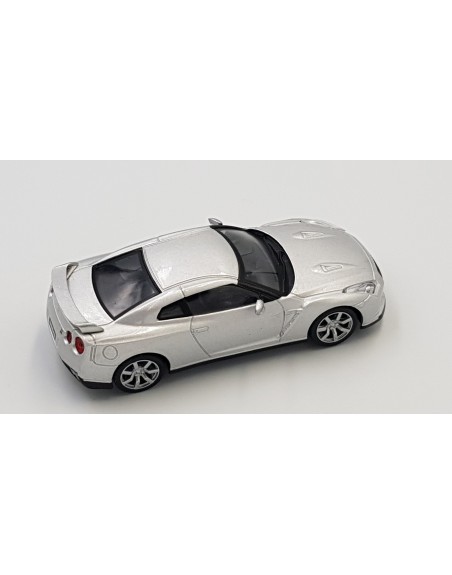 1/43 NISSAN GTR