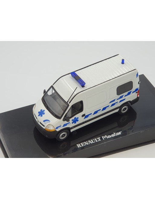 1/43 RENAULT MASTER AMBULANCE