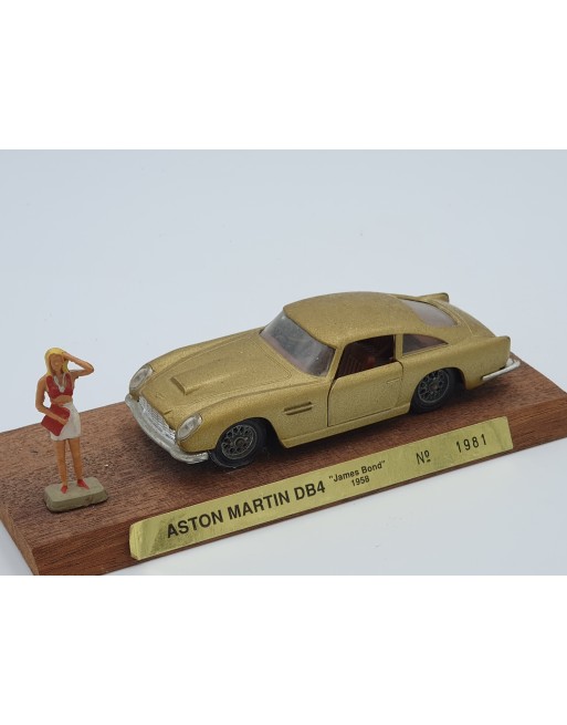 1/43 ASTON MARTIN DB4