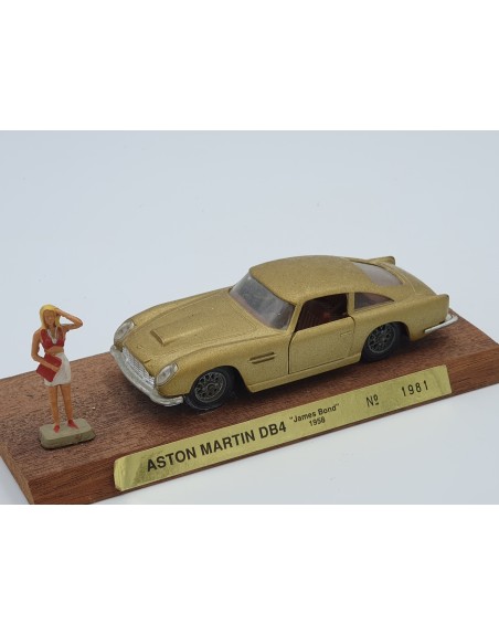 1/43 ASTON MARTIN DB4