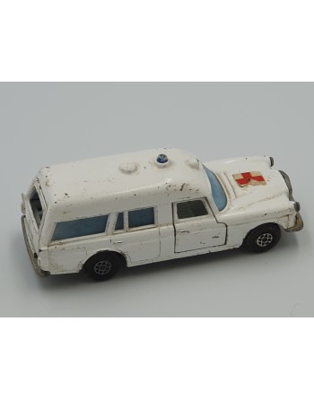 1/43 MERCEDES AMBULANCE