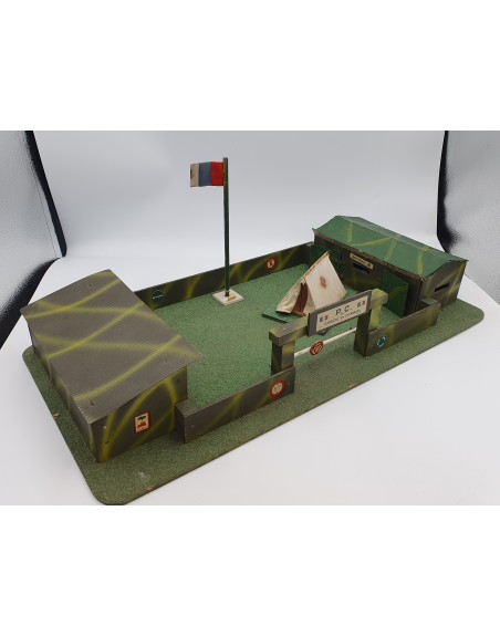 1/50 CAMP MILITAIRE