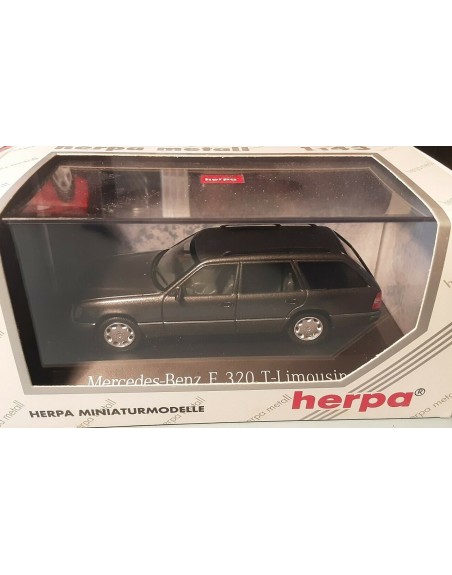 1/43 MERCEDES E 320 BREAK