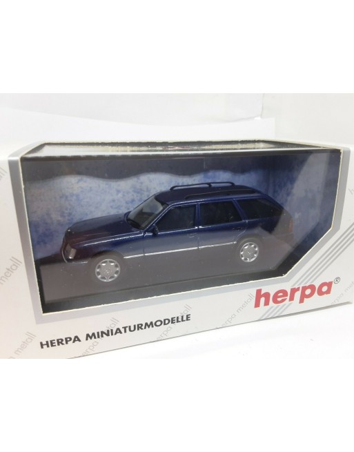 1/43 MERCEDES E 320 BREAK