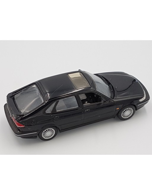 1/43 SAAB 900
