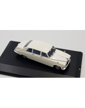 1/43 DAIMLER DS420  LIMOUSINE