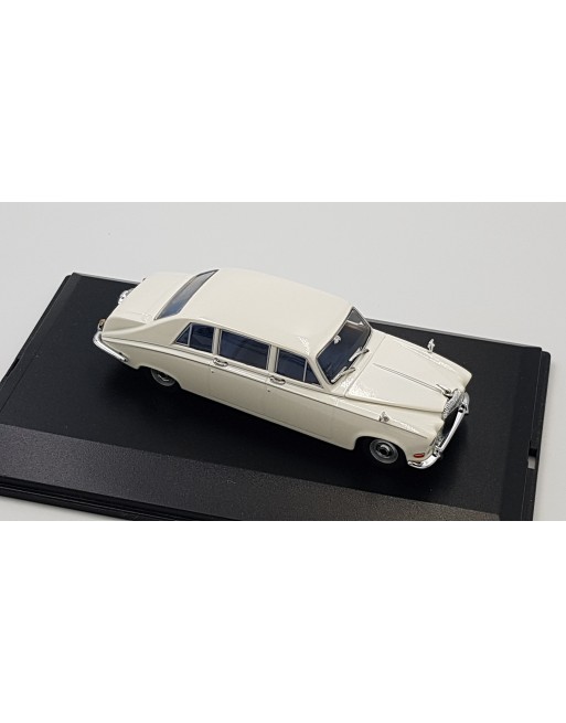 1/43 DAIMLER DS420  LIMOUSINE