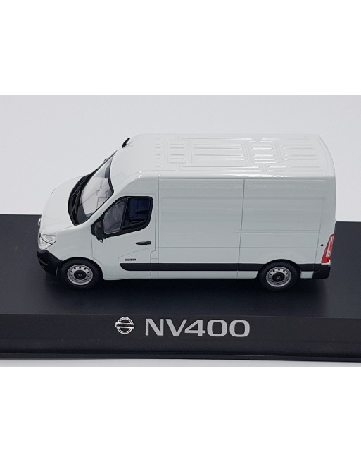 1/43 NISSAN NV 400