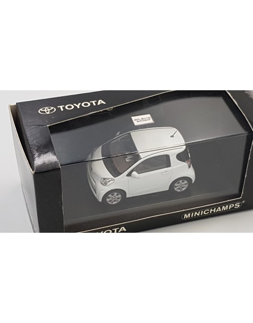 1/43 TOYOTA IQ